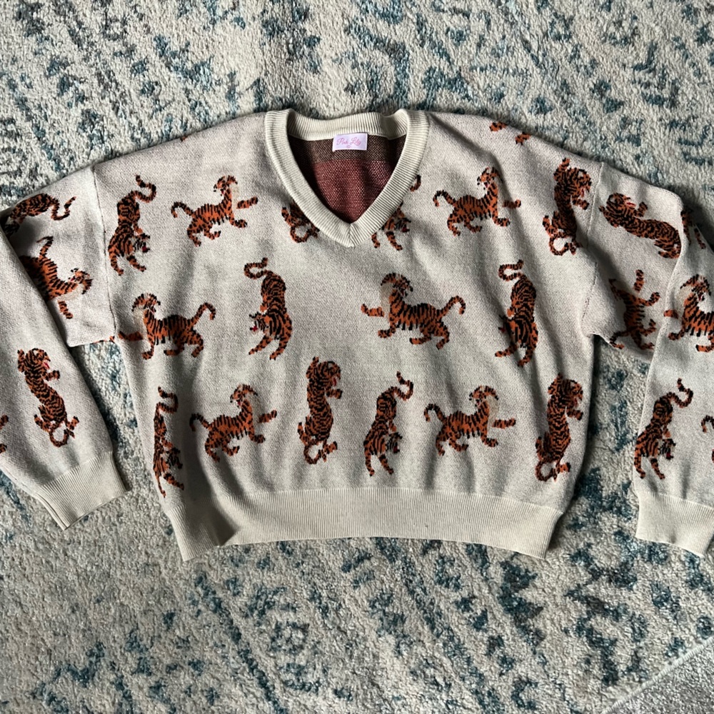 Pink Lily Cropped Tiger Sweater Size XL